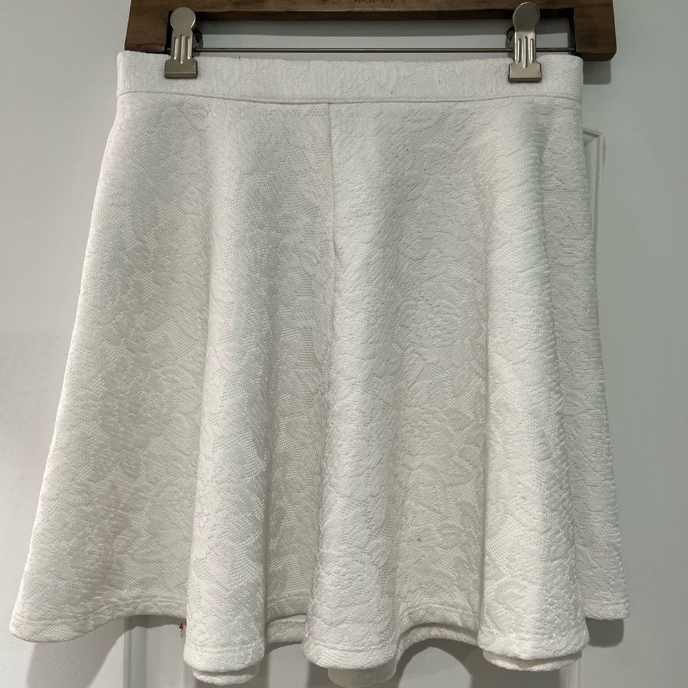 A&F White Lace Floral Print Flowy Mini Skirt